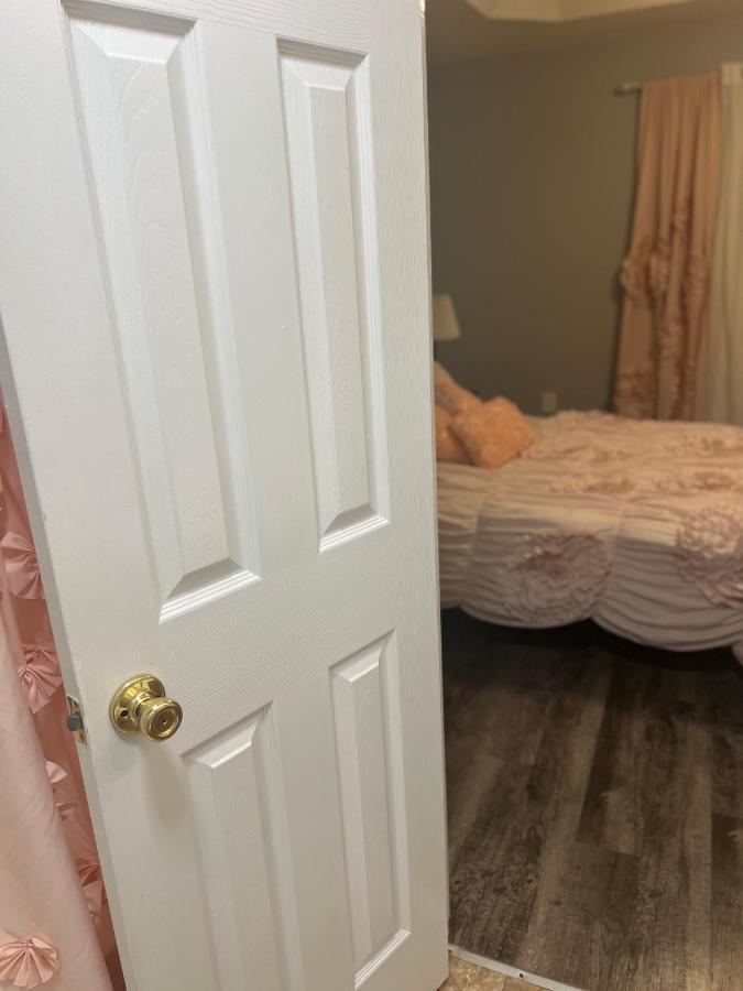 Appartamento Locked In Charlotte Esterno foto
